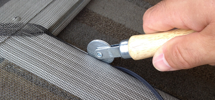 metal screen door repair in Gustine